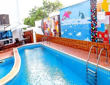 Maxlot Hotel アクラ エクステリア 写真